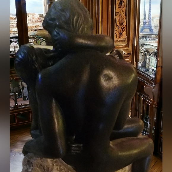 The Kiss Rodin Statue - Picture 3 of 10